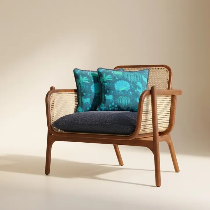 Lega – Oakwood Sofa with Black Fabric